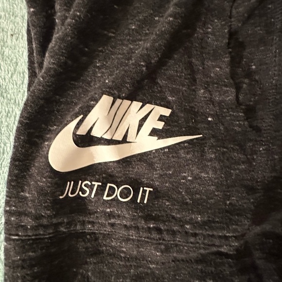 Nike Women's Black Shorts
T3 - Picture 3 of 10